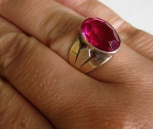 Bague Vintage URSS En Argent 875 - Sertie D'un Corindon (saphir/ruby), Occasion En Bon état