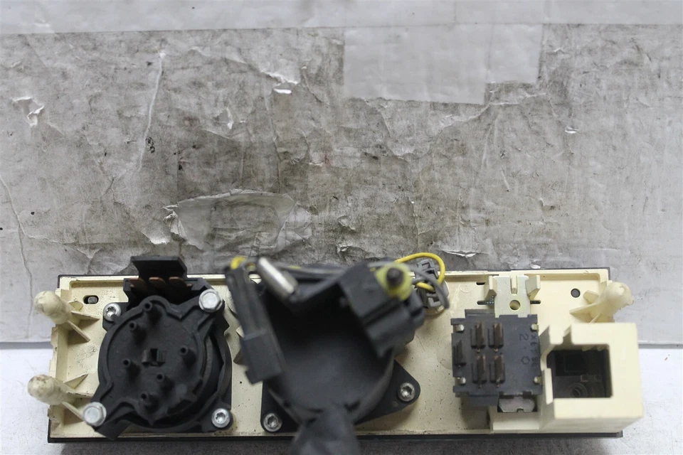 Interruptor 648 4i1-B2 Buick Skylark 1996-1998 temperatura de calor aire acondicionado control climático 16268644 Foto 2 de 4