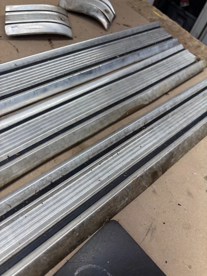 Ford Truck F150 F250 F350 1973 1979 lote de molduras de carrocería basculante inferior moldeado Foto 4 de 4