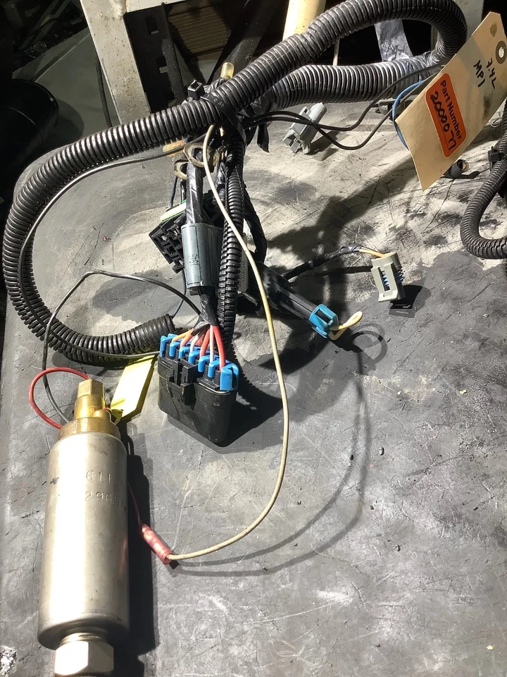 OEM Mercruiser 7.4L MPI Wiring Harness + Electric Fuel Pump P/N: 861156-2 - Image 4 of 4