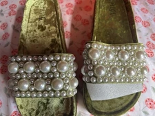 VELVET RAINBOW GREEN SLIDES Sz 12