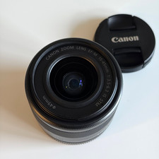Canon EF-M 15-45mm f3.5-6.3 IS STM Black/Graphite Lens, Near Mint.