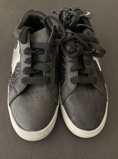 New Women s Time and Tru Fashion Sneaker Black Star Size 7M