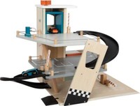 Parkhaus Rallye, Parkgarage Aus Holz, Mit Aufzug