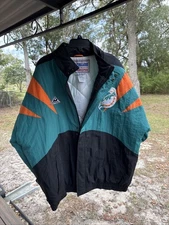 Vintage Apex One Miami Dolphins Jacket Mens XL Sharktooth Puffer NFL Pro Line 
