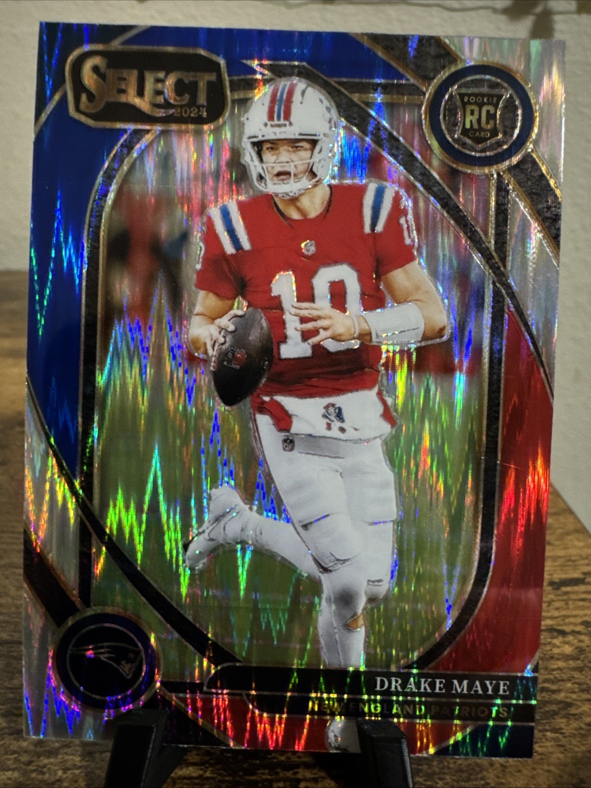 2024 Panini Select Club Level Drake Maye #218 Red & Blue Shock Prizm (RC)