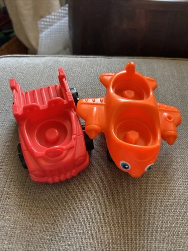 2001 Fisher Price Little People Airport Plane Airplane Orange Truck Red Vintage