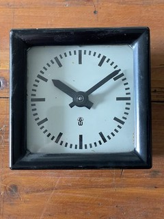 Alte RFT Einbau Nebenuhr aus einer Uhrenanlage / Uhrenzentrale