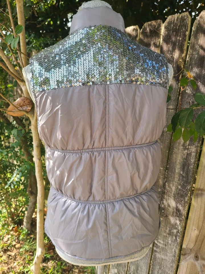 JW Puffer Vest Women’s M Gray Sequin Embellishment Zip Up Sparkle Pockets Size M - Image 2 of 4