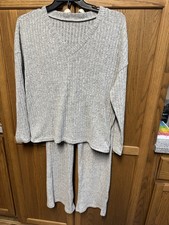 Size Medium Cozy Gray Lounge Set Size Medium