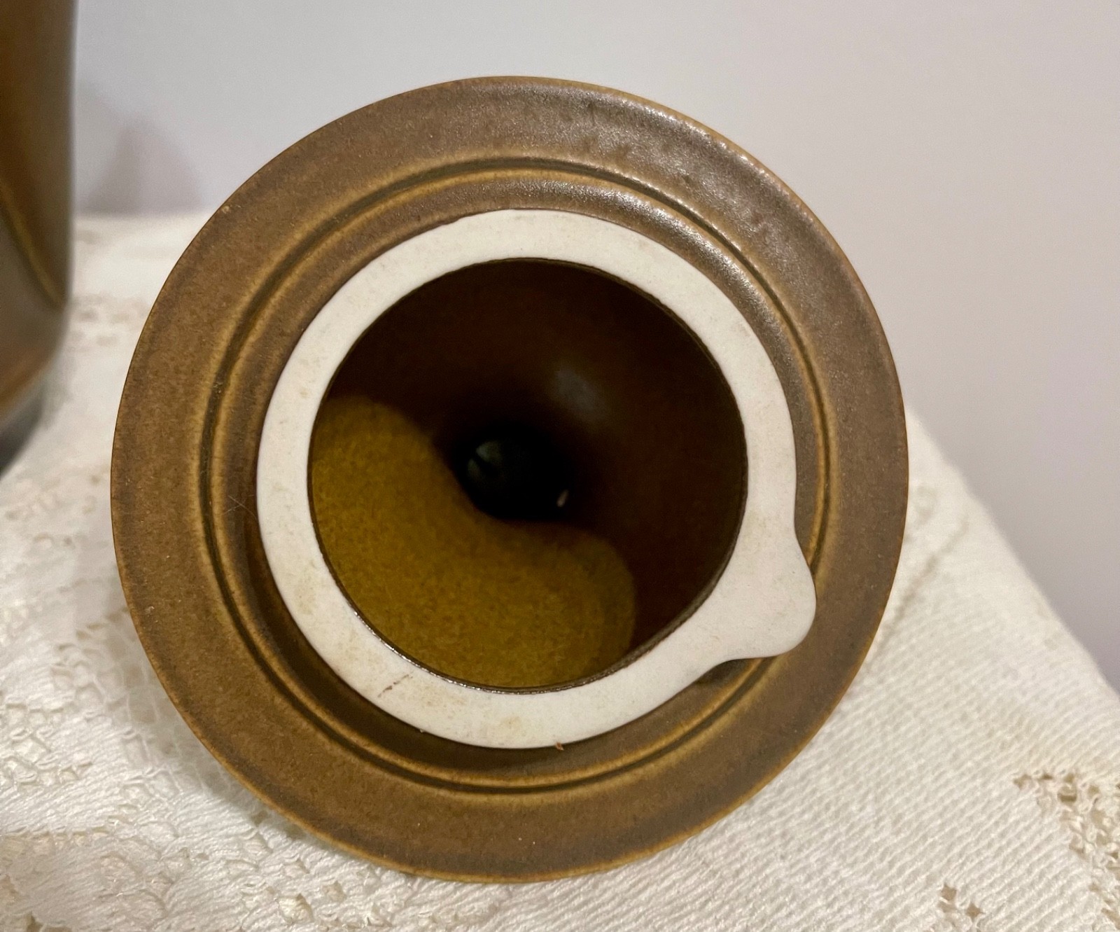 RARE! VINTAGE DISCONTINUED GOEBEL STONEWARE WALLIS PATTERN TEAPOT WITH LID