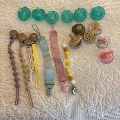 *Baby Pacifiers Lot Avent Itsy Bitsy Bibs Lila Jack Nuby
