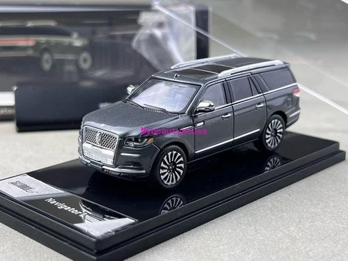 Shadow 1:64 Gray Navigator L Full Sized SUV Model Diecast Metal Car 