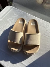 Reef Women’s Cushion Bondi Bay Slide Sandal Ivory / Light Brown Size 7