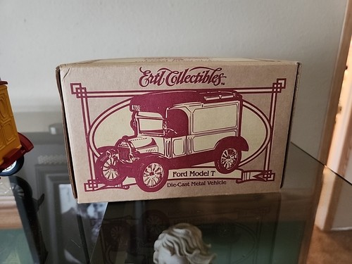 Ertle Collectable Ford Model T - Arm and Hammer - Picture 2 of 3