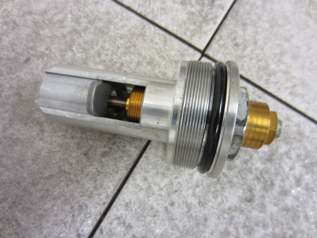 03-04 KAWASAKI NINJA ZX6R ZX636 636 FRONT FORKS SHOCK 03-04 KAWASAKI NINJA ZX6R ZX636 636 FRONT FORKS SHOCK