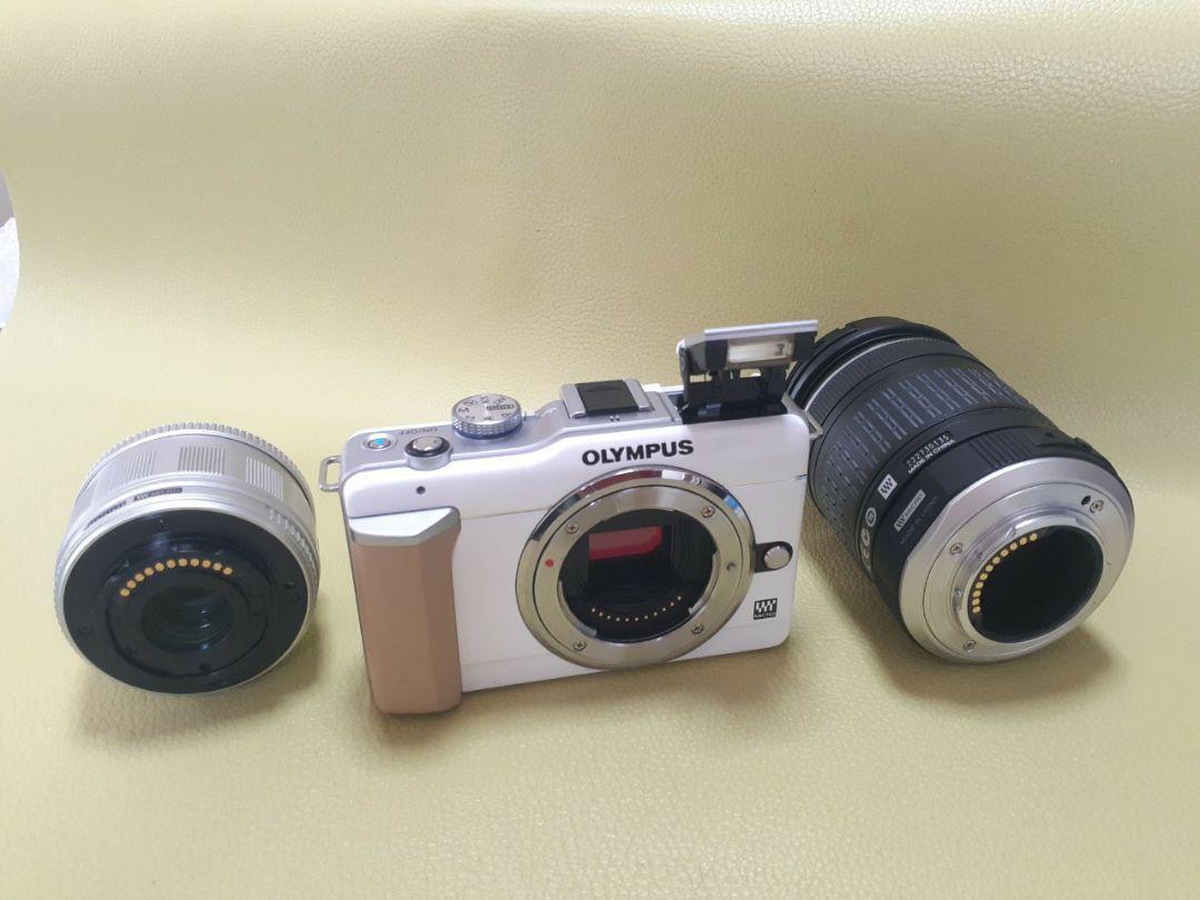 OLYMPUS PEN E-PL1 Double Zoom Kit White Original box and OLYMPUS PEN E-PL1 Double Zoom Kit White Original box and