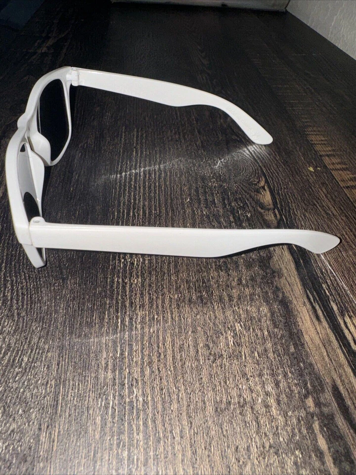 Gafas de sol promocionales BLANCAS Malibu RETRO Foto 2 de 3