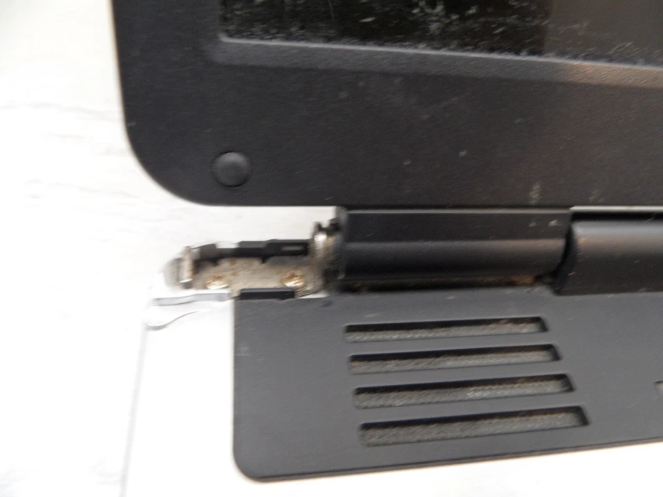 Portátil Averatec 6600 AV6690-KZE repuestos sin disco duro publicado en la bios Foto 4 de 4