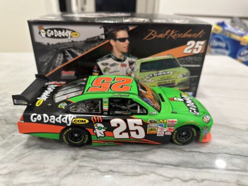 Brad Keselowski AUTOGRAPHED 2009 Go Daddy Nascar 1/24 Diecast COT #25 616 Made - Picture 4 of 6