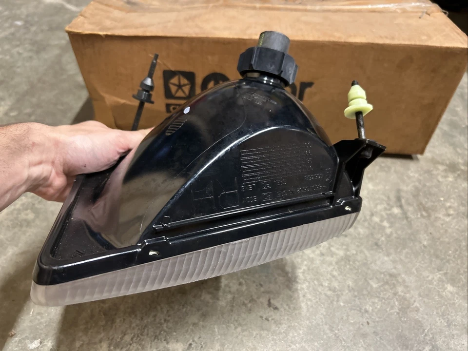 LÂMPADA DE FAROL LATERAL GENUÍNA MOPAR 98-03 DODGE RAM VAN 1500 PASSAGEIRO 55076562AB - Imagem 4 de 4