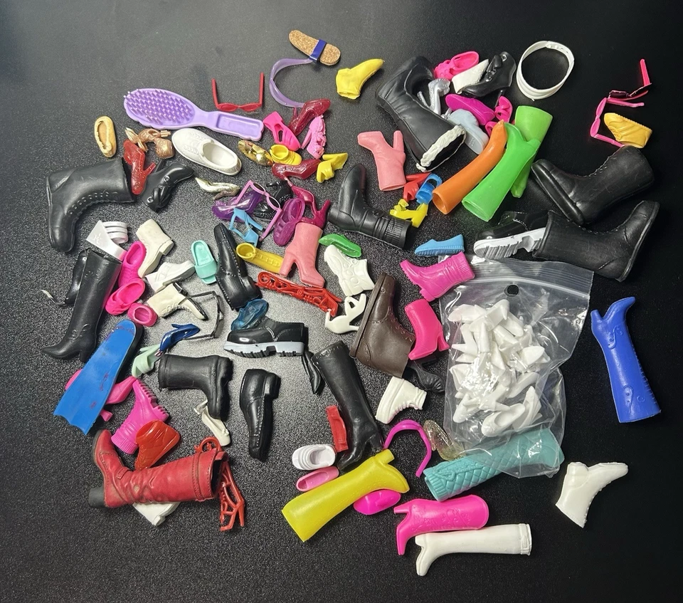 De colección a AHORA~ Barbie Ken & Friends ~BOTAS Y ZAPATOS Lote B~ Pares Individuales DAÑADOS Foto 4 de 4