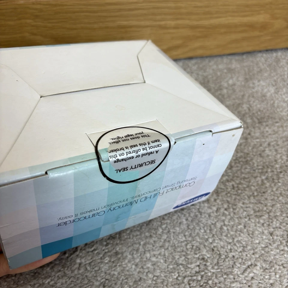 Samsung HMX-Q10BP Full HD Digital Camcorder - New & Sealed - Image 3 of 3