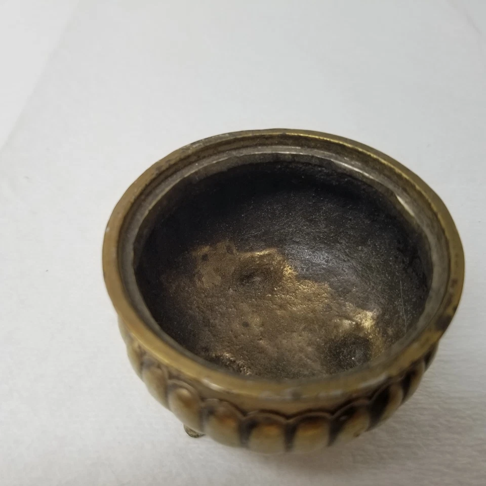 Antigua bodega con patas plateadas borde de cuerpo Gadrooned patas de garra con cuentas Foto 3 de 4