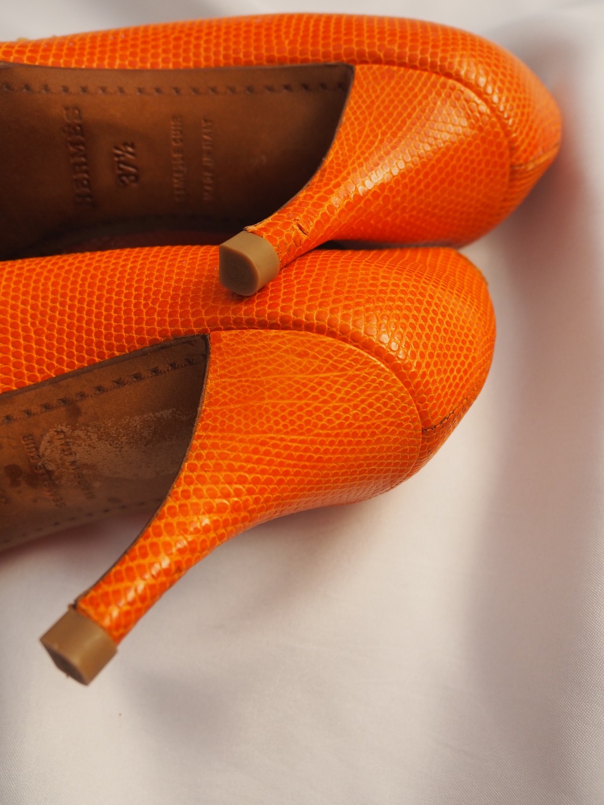 Vintage Hermès orange python leather pumps Size 3… - image 16