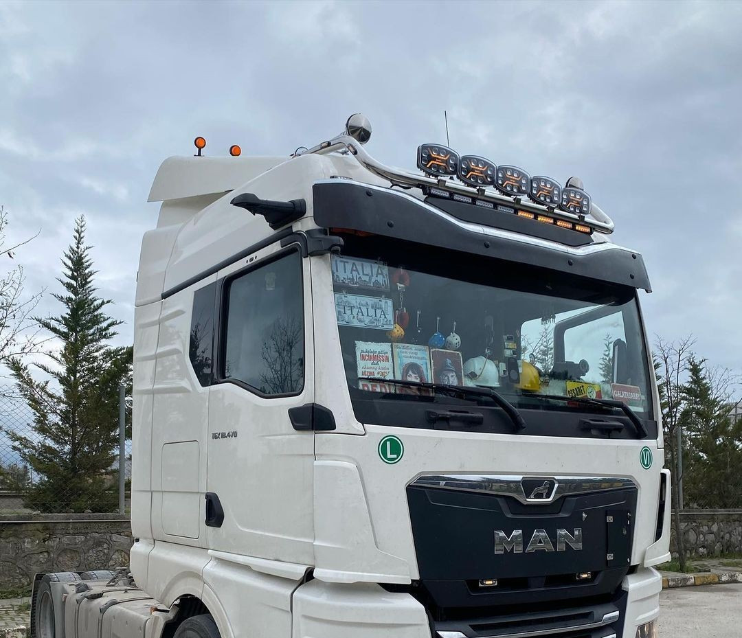 Edelstahl Dachlampenbügel passend für TGX -TGS 2010 / TGX 2021 mit 9 LED´s