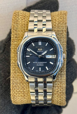 Vintage Seiko 5 Superior Automatic Black Whirlpool Dial 7236-5000 Japan