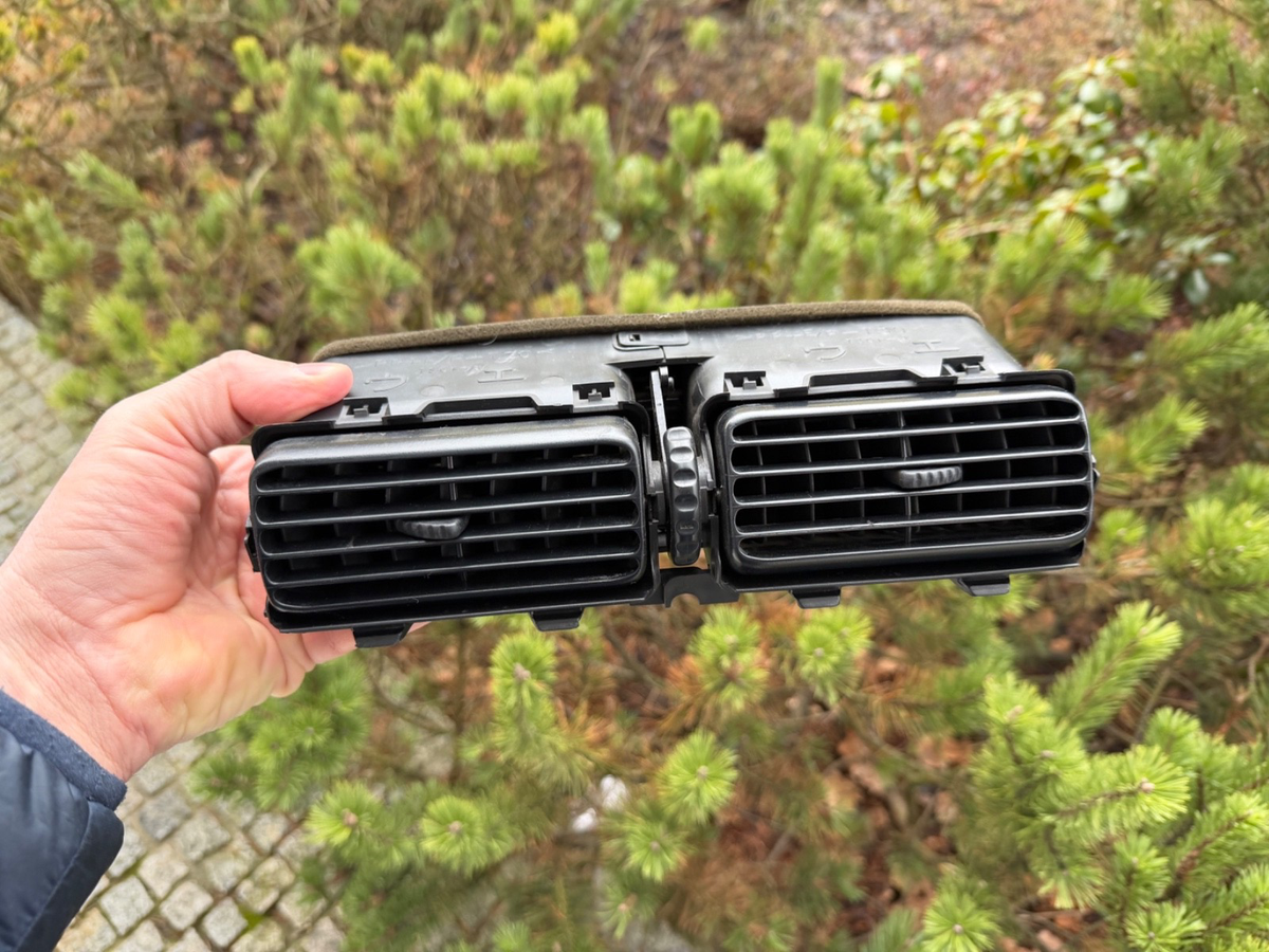 96-02 Toyota LAND CRUISER PRADO KDJ90/KZJ series CENTER AIR VENTS