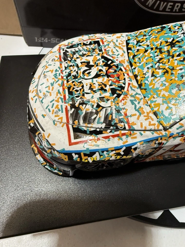 Martin Truex Jr. ELITE #19 Reser’s New Hampshire 2023 FINAL WIN 1/24 Diecast - Image 3 of 4