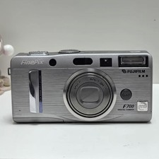 Fujifilm FinePix F700 Silver Compact Digital Camera 3X Optical Zoom 6.2MP
