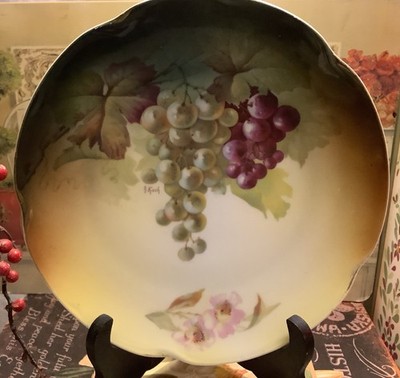 J & C (Jaeger & Co) LOUISE Series/Bavaria~8.5  Cabinet Plate~Hand Painted/Grapes