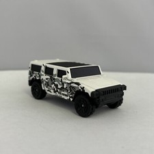 2002 02 Hummer H2 SUV Concept Collectible 1/64 Scale Diecast Diorama Model