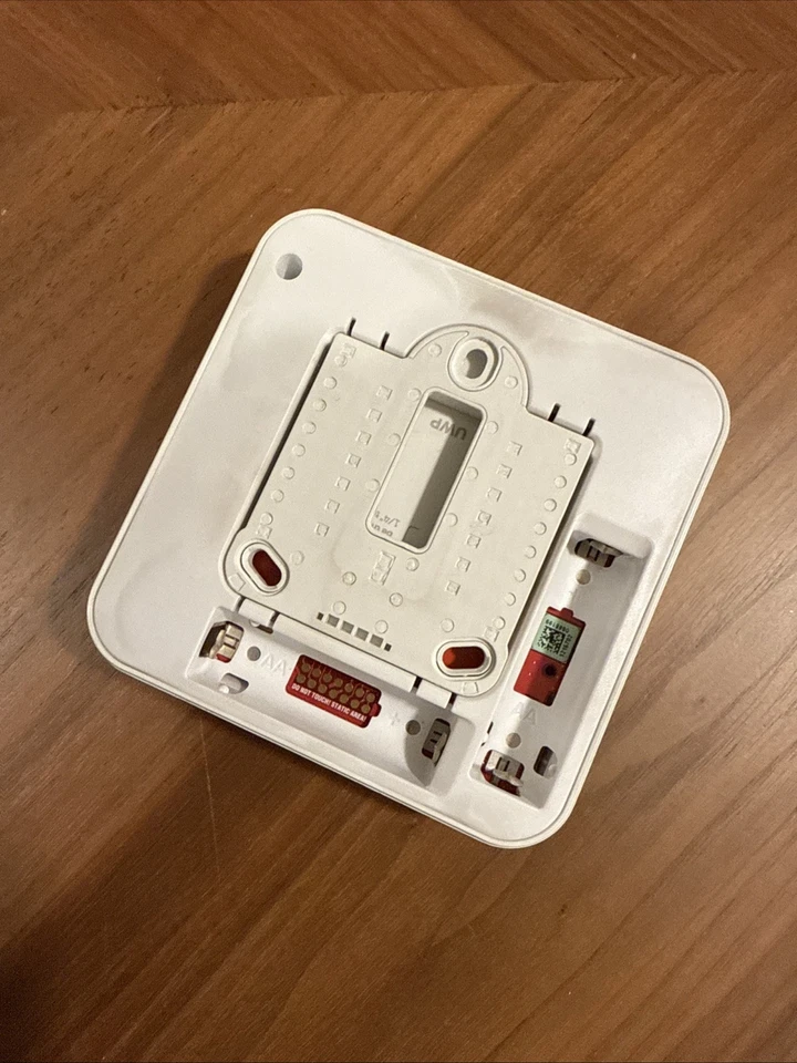 Honeywell T6 Pro Smart Thermostat, Programmable, Wifi, TH6320WF2003 - Image 3 of 4