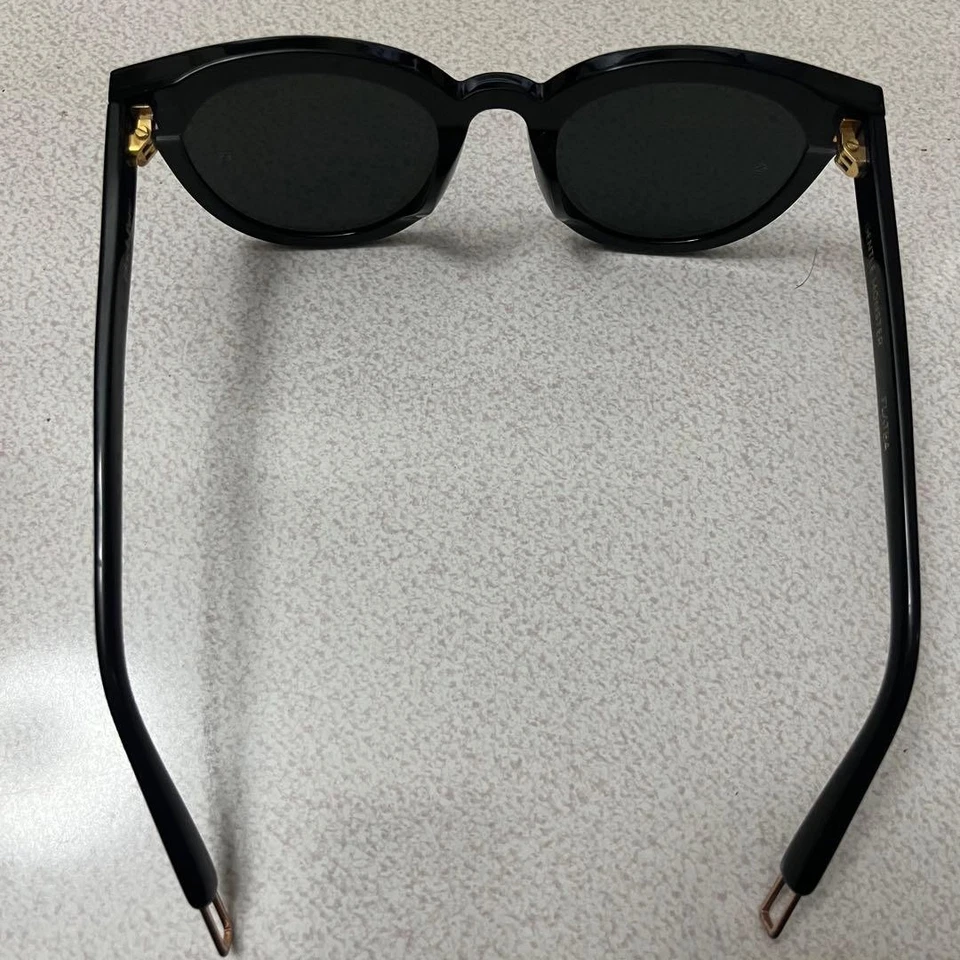 Gafas Gentle Monster negras Peter unisex marco negro usadas Foto 2 de 4