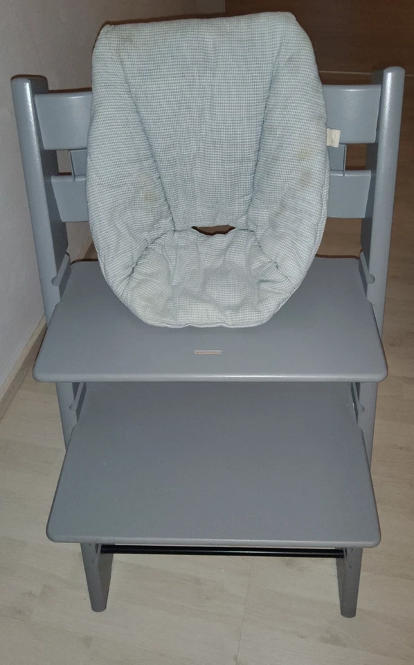 Stokke Tripp Trapp Hochstuhl Storm Grey + Babyset + Kissen + Tray – Top Zustand! - Bild 2 von 4