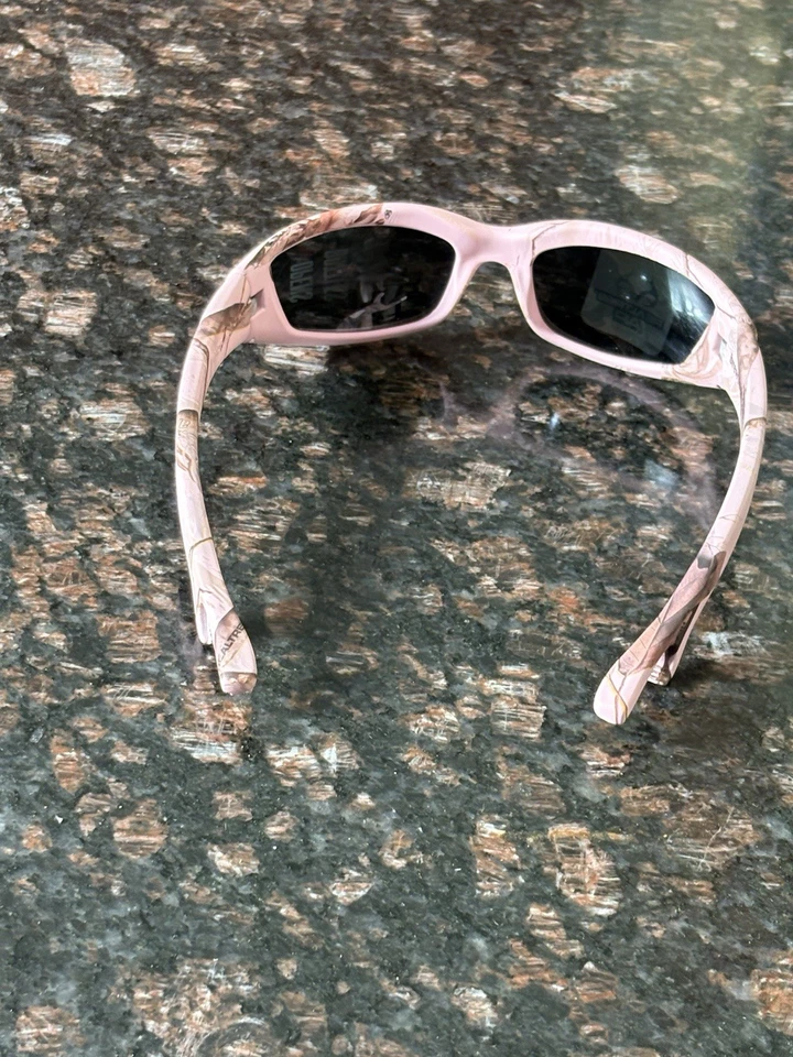 Gafas rosa camuflaje Real Tree con abrebotellas Foto 4 de 4