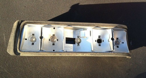 R108/   BMW 3er E21 Rücklicht Rückleuchte Lampenträger ohne Glas