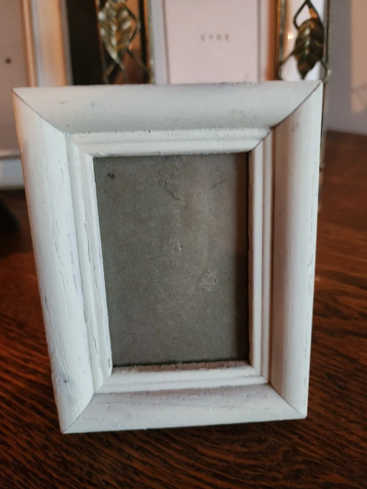 Lote de 6 marcos de fotos blancos florales ornamentados mesa arte de pared decoración Shabby Chic Foto 2 de 4