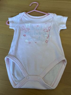 baby mädchen kleidung 0-3 Monate Rosa It's Not Easy... Süßes Baumwoll-Trägertop mit Druckknöpfen
