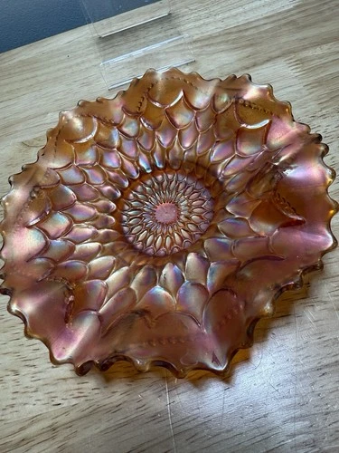 ANTIQUE DUGAN PASTEL FISH SCALE & BEADS CARNIVAL GLASS PLATE/BOWL - MARIGOLD 7"