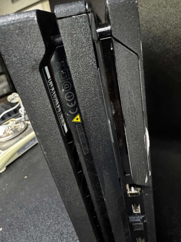 Sony PlayStation 4 Pro, photo 3 of 5