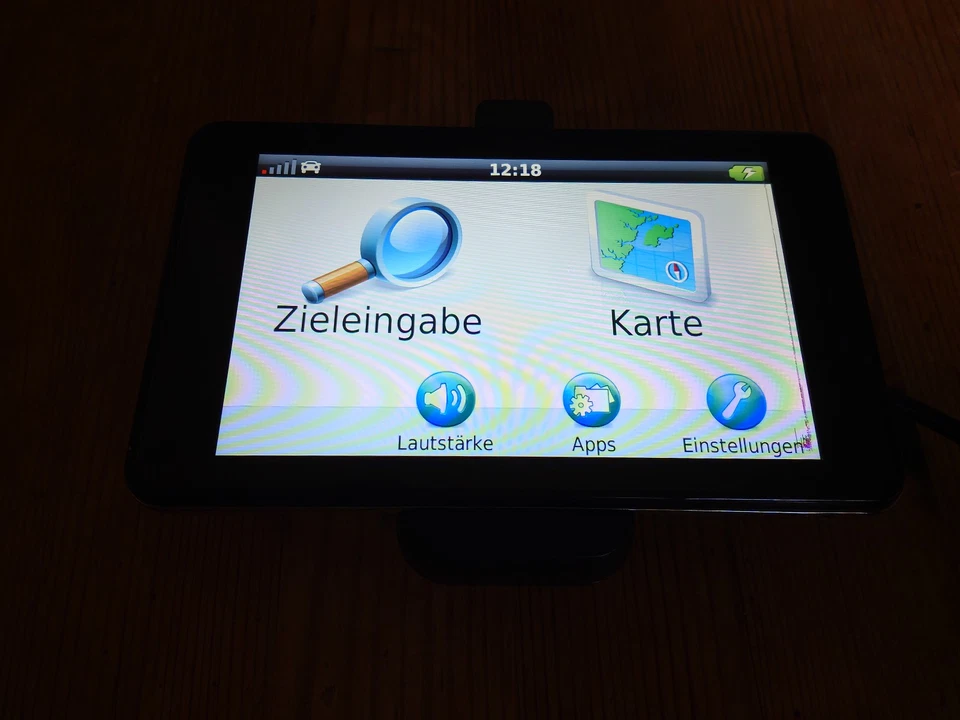 Garmin Nüvi 3490 Navigationsgerät mit Halterung und Autoadadapter Zubehörpaket - Bild 2 von 4