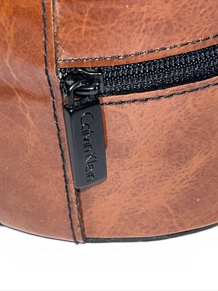 "Estuche Calvin Klein obsesión maquillaje cosméticos imitación cuero pequeño 5""X 3""" Foto 3 de 4