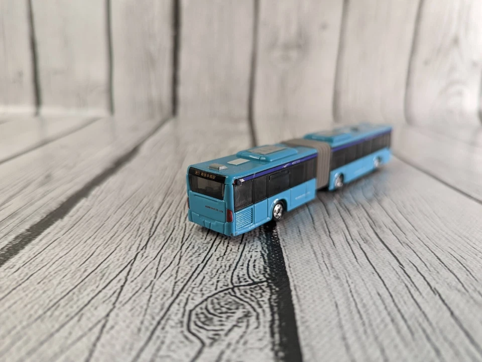 Autobús articulado Takara Tomy Long Type Tomica No.134 Mercedes-Benz CITARO KEISEI Foto 2 de 4