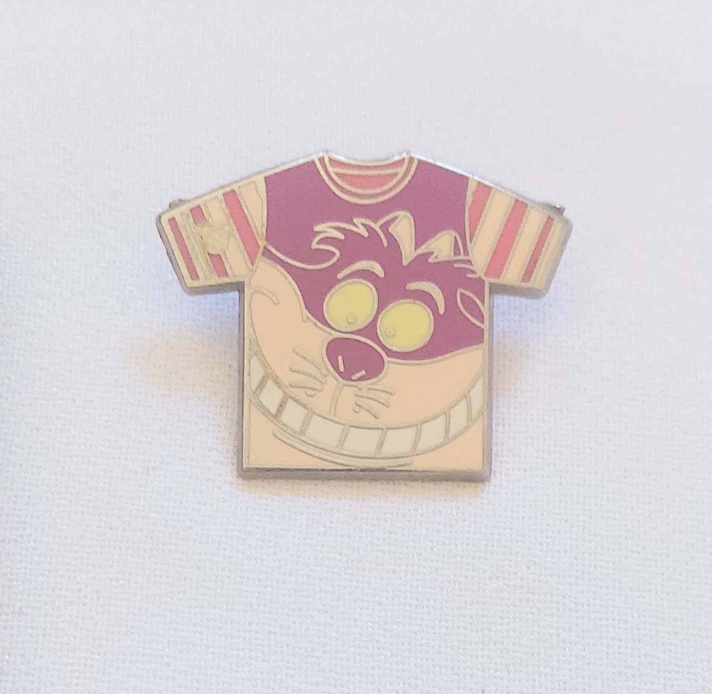 Disney Hidden Mickey Series T Shirt Pin Cheshire Cat Pin 2011