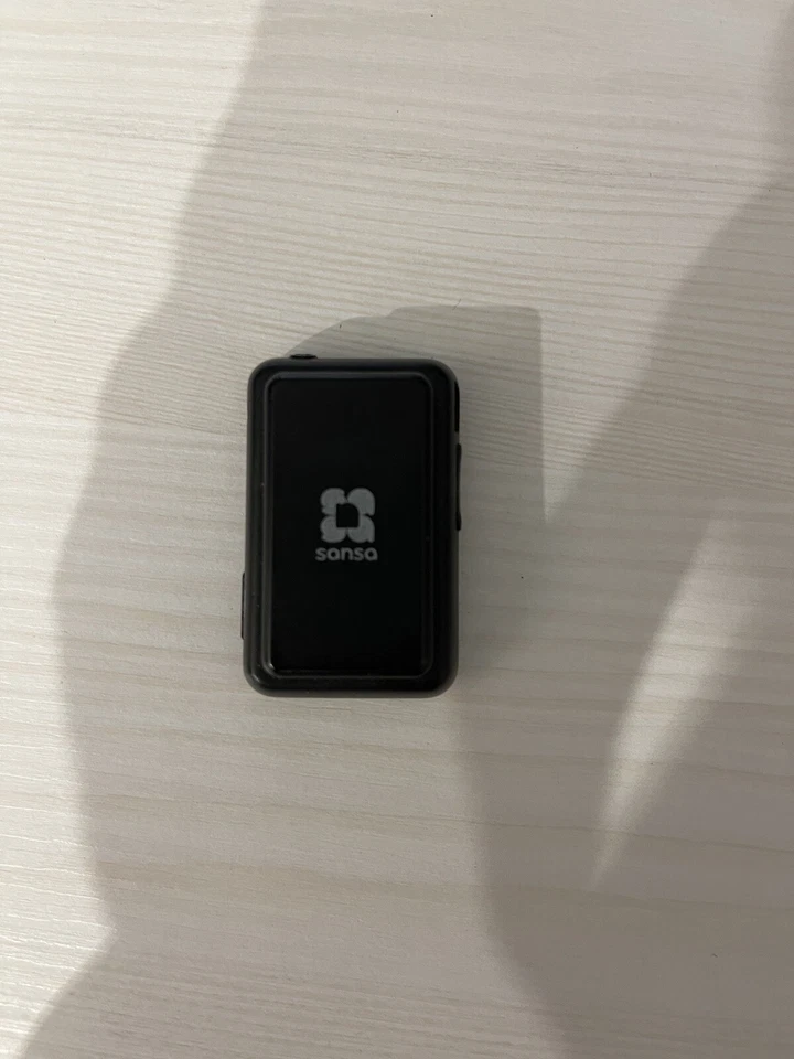 SanDisk Sansa Clip+ Lettore MP3 8 GB, Nero Con rockbox - Immagine 2 di 3